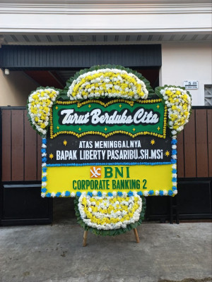 Papan Bunga Duka di Molinow