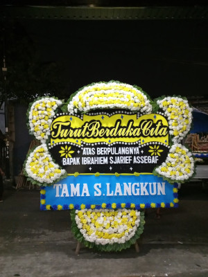 Papan Bunga Duka di Molinow